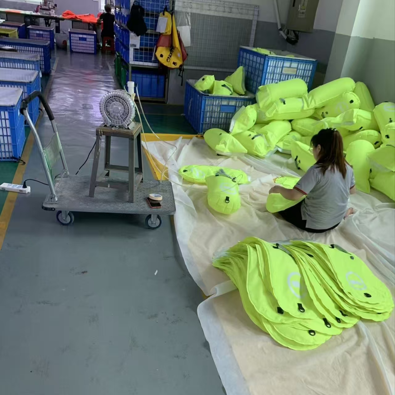 Kiekvienas iš jų pripučiamas: pastatykite gerai matomus plaukimo plūdurus prie Sealock